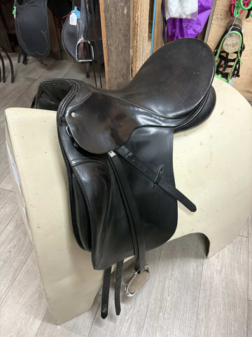17'' Black Hannover Dressage Saddle